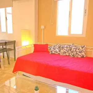 teatro-malaga-apartment.es-andalucia.com/